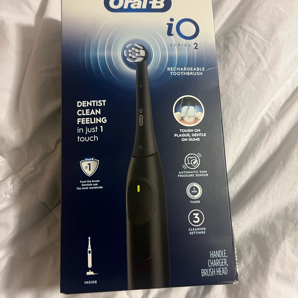 Oral-B iO Series 2 Black Rechargeable Toothbrush